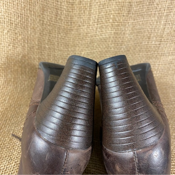 Clarks ankle boots lace up leather booties heels brown distressed women 8.5 B - Picture 10 of 14